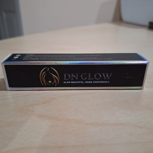 𝐃𝐍 𝐆𝐥𝐨𝐰™ 𝐇𝐢𝐠𝐡-𝐒𝐡𝐢𝐧𝐞 𝐍𝐮𝐝𝐞 𝐒𝐡𝐢𝐦𝐦𝐞𝐫 𝐋𝐢𝐩 𝐆𝐥𝐨𝐬𝐬